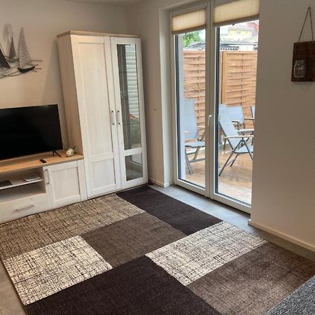 Ferienwohnung Nora Mit Blick Auf Den Ribnitzer See Екстер'єр фото